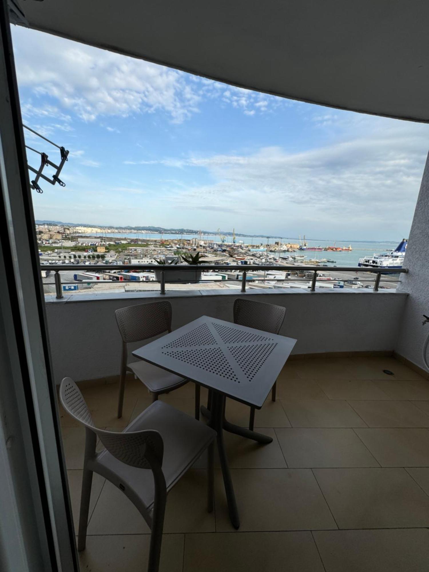 Port View Apartment 1 Durres Exterior photo